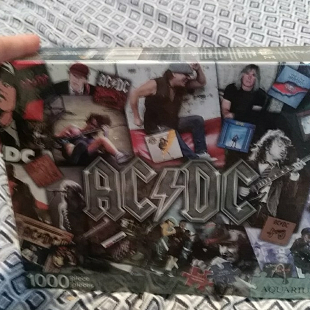 AD/DC 1000 piece puzzle
